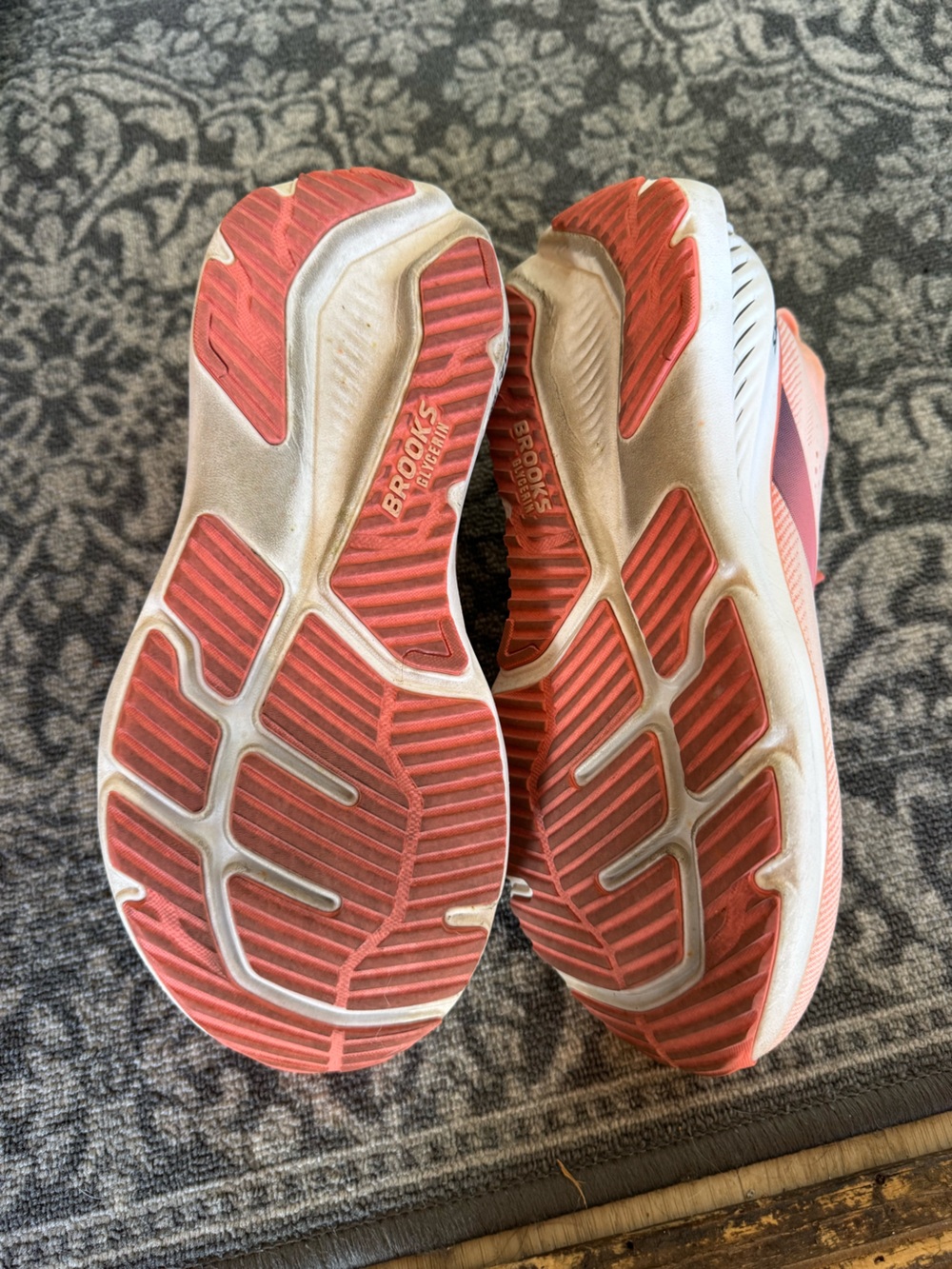 Brooks Glycerin 23 Peach Coral Running Sneakers - size 10 - Picture 3 of 5